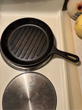 Lodge Cast Iron 9” Grill Pan